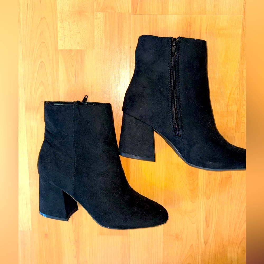 Allegra K Women's Side Zipper Block Heel Ankle Boots. Womens normal size 8
